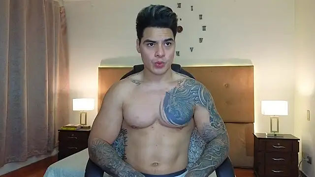 Snapshot of Steven_Velez chatting on June 12, 11:25 pm Steven Velez online show from June 12, 11:25 pm