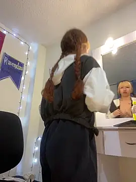 Sallem Pink online show from October 2, 11:56 pm