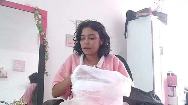 Snapshot of TamaraMera chatting on October 31, 2:29 pm TamaraMera online show from October 31, 2:29 pm