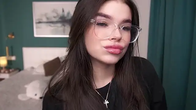 HollisHearl online show from September 21, 7:10 am