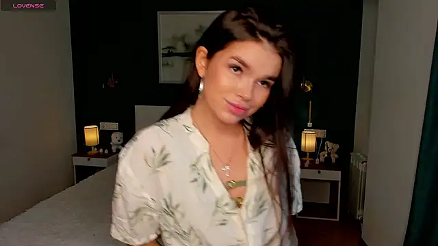 HollisHearl online show from October 18, 7:20 am