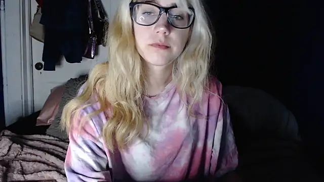 Snapshot of RubySmoke chatting on September 14, 9:08 am RubySmoke online show from September 14, 9:08 am