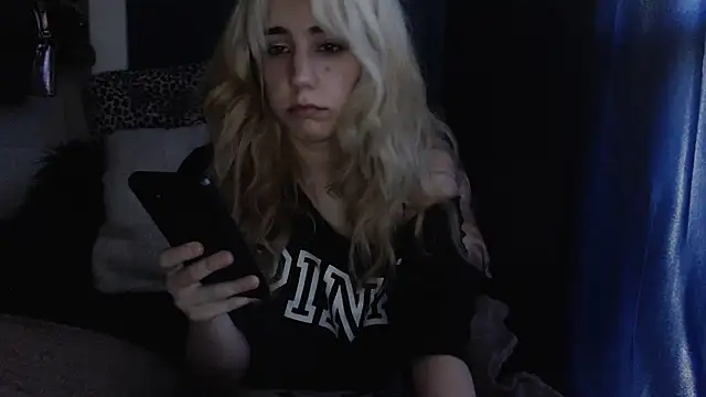 Snapshot of RubySmoke chatting on September 14, 9:14 pm RubySmoke online show from September 14, 9:14 pm