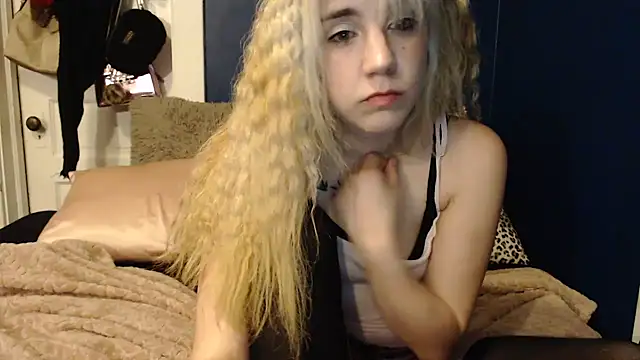 Snapshot of RubySmoke chatting on September 18, 7:10 am RubySmoke online show from September 18, 7:10 am