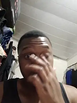 Snapshot of Moet_Chandon chatting on October 5, 4:16 pm Moet Chandon online show from October 5, 4:16 pm