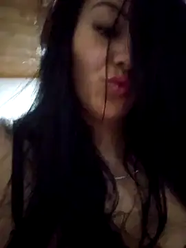 Snapshot of karla_valk1 chatting on April 24, 11:18 pm karla valk1 online show from April 24, 11:18 pm