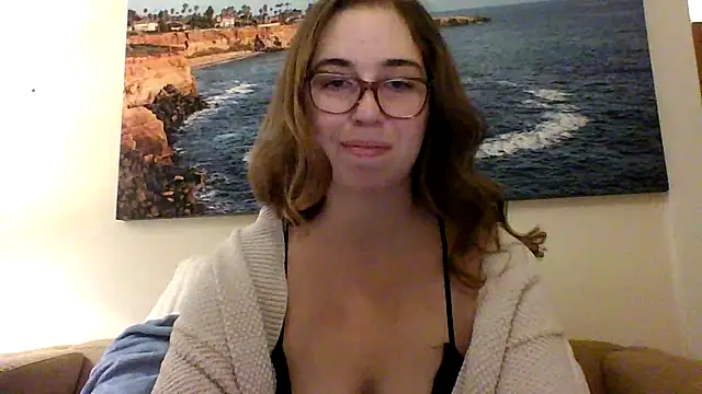 Snapshot of sweetsocalgirl chatting on November 20, 1:28 am sweetsocalgirl online show from November 20, 1:28 am