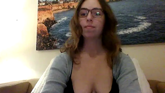 Snapshot of sweetsocalgirl chatting on December 5, 5:27 am sweetsocalgirl online show from December 5, 5:27 am