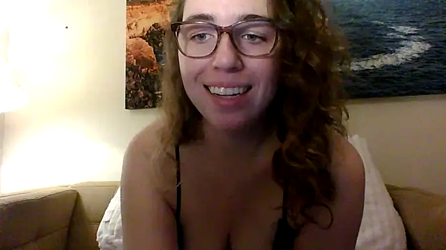 Snapshot of sweetsocalgirl chatting on February 1, 1:59 am sweetsocalgirl online show from February 1, 1:59 am