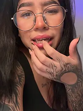 Liz rogers x online show from December 5, 4:10 am