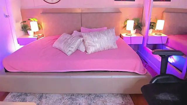 Meloddy Rose online show from September 16, 4:35 am