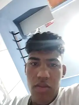 Snapshot of Lale-Adrian chatting on December 23, 4:43 am Lale-Adrian online show from December 23, 4:43 am