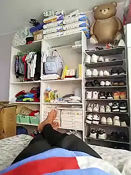 Snapshot of Lale-Adrian chatting on March 2, 10:05 pm Lale-Adrian online show from March 2, 10:05 pm