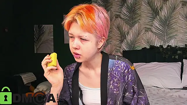 CarolineRichter online show from December 15, 1:54 am