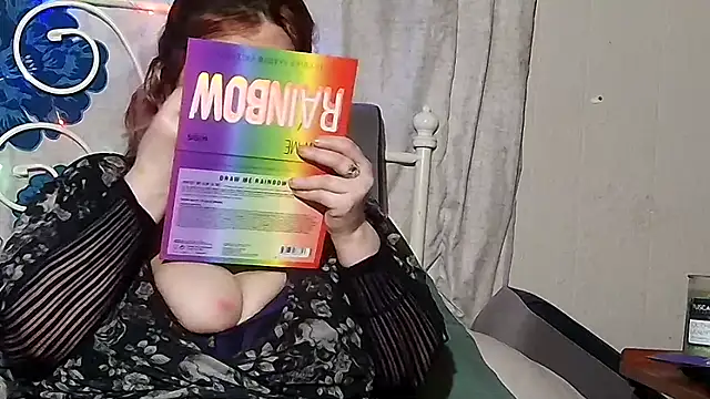 g0lden are0las89 online show from April 21, 3:35 am