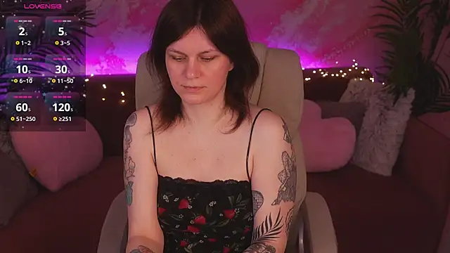 TinaMelt online show from April 12, 6:46 pm