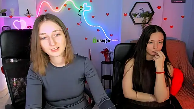 eva smiith  online show from April 8, 6:02 am