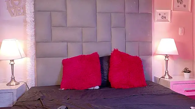 Snapshot of Noah_Bells chatting on February 1, 12:59 pm Noah Bells online show from February 1, 12:59 pm