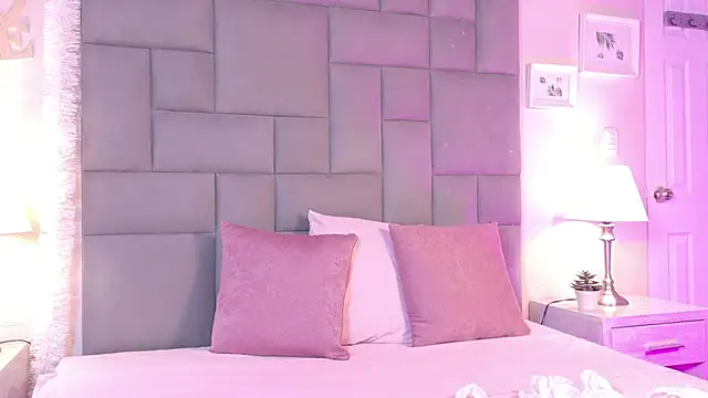 Snapshot of Noah_Bells chatting on February 22, 1:53 pm Noah Bells online show from February 22, 1:53 pm