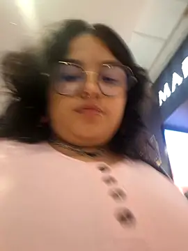 lulukawai16 online show from December 18, 10:27 pm