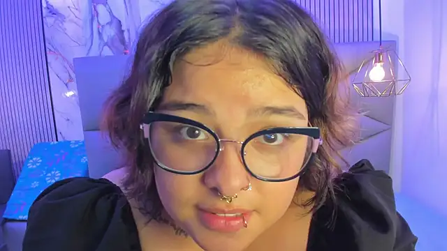 lulukawai16 online show from April 11, 7:29 pm