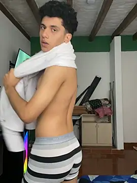 Snapshot of Badboynoirsex chatting on August 8, 6:21 pm Badboynoirsex online show from August 8, 6:21 pm