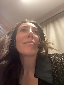 HellaryTourent online show from February 9, 5:39 pm