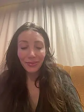 HellaryTourent online show from February 22, 2:26 pm