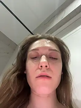 Snapshot of Bambi-Live chatting on February 4, 7:09 pm Bambi-Live online show from February 4, 7:09 pm