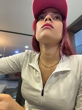 Snapshot of amber_sparkle chatting on July 18, 12:31 pm amber sparkle online show from July 18, 12:31 pm