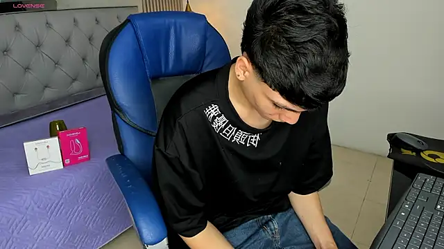 SamBlack  online show from April 14, 4:02 pm