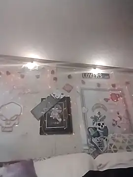 BonnienClyde5421 online show from February 14, 7:21 pm