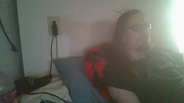 Snapshot of dandonn chatting on April 4, 5:32 pm dandonn online show from April 4, 5:32 pm