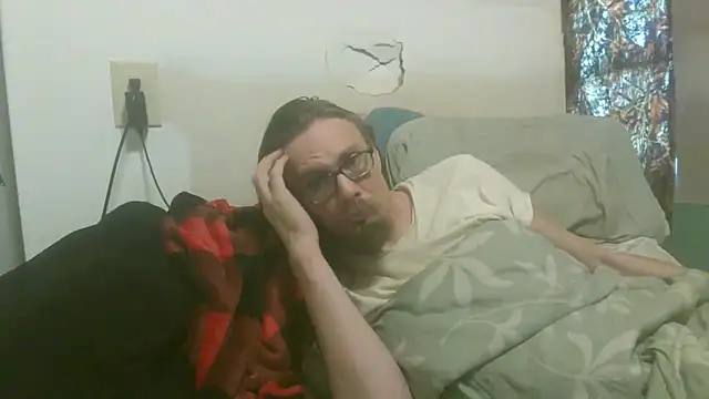 Snapshot of dandonn chatting on April 30, 8:57 pm dandonn online show from April 30, 8:57 pm