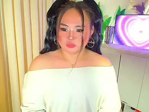Snapshot of ursexy_ceciliaxx chatting on June 6, 11:53 pm ursexy ceciliaxx online show from June 6, 11:53 pm