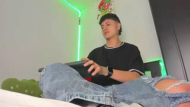 Mateo Escobar online show from January 10, 3:41 am