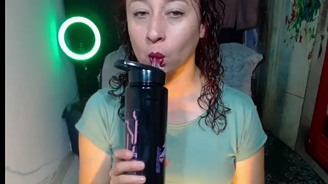 Milf Valeria online show from November 11, 2:06 pm