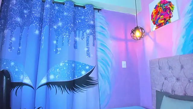 Snapshot of MaxiWildd chatting on February 2, 12:37 pm MaxiWildd online show from February 2, 12:37 pm