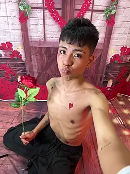 Snapshot of MaxiWildd chatting on February 14, 12:57 pm MaxiWildd online show from February 14, 12:57 pm