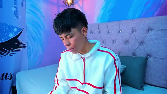 MaxiWildd online show from April 10, 1:16 pm