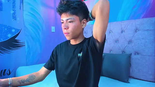 MaxiWildd online show from June 3, 1:03 pm