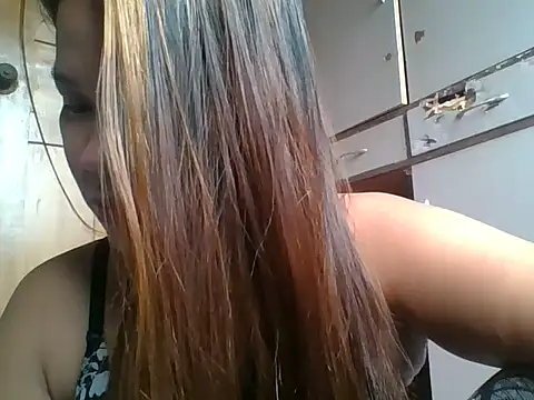 Bhubbles888 online show from February 18, 4:52 am