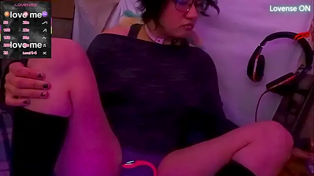 Snapshot of Ftm_Bunny chatting on December 20, 1:18 pm Ftm Bunny online show from December 20, 1:18 pm