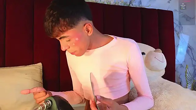 PrincePoppy online show from November 7, 9:15 pm