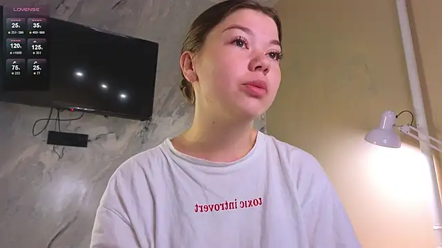 Snapshot of miss_bubbles_ chatting on October 6, 12:30 am miss bubbles online show from October 6, 12:30 am