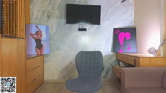 Snapshot of miss_bubbles_ chatting on November 30, 12:36 am miss bubbles online show from November 30, 12:36 am