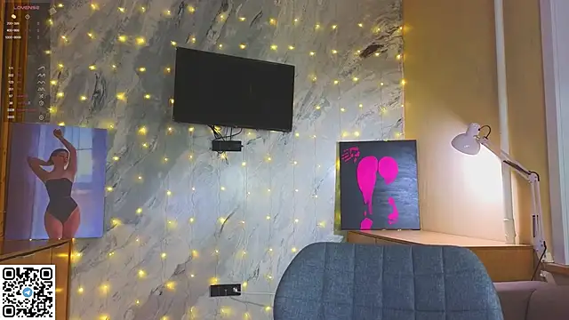 Snapshot of miss_bubbles_ chatting on December 21, 12:51 am miss bubbles online show from December 21, 12:51 am