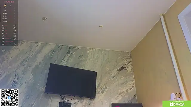 Snapshot of miss_bubbles_ chatting on February 4, 12:27 am miss bubbles online show from February 4, 12:27 am