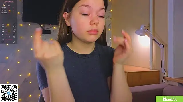 Snapshot of miss_bubbles_ chatting on February 25, 12:42 am miss bubbles online show from February 25, 12:42 am