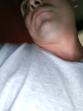 Bradd 32 online show from May 8, 11:37 am